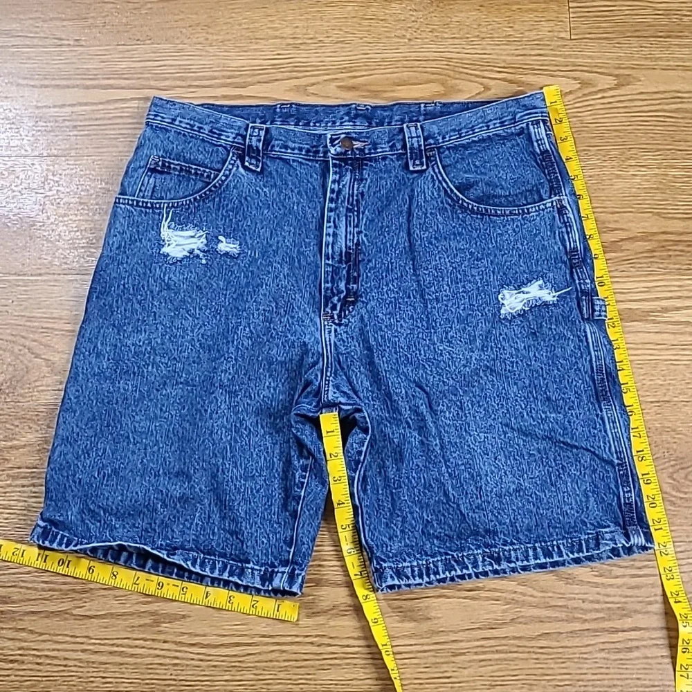 WRANGLER VINTAGE 38x8 DISTRESED DISTROYED MENS DENIM BLUE JEAN CARPENTER SHORTS
